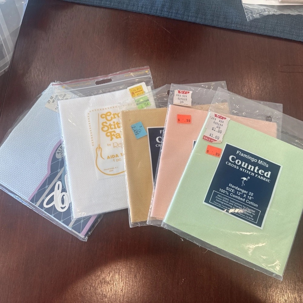 Five Counted Cross Stitch Fabric Flamingo Mills & Others‎